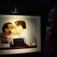 jokowi-tertawa-lihat-foto-menterinya