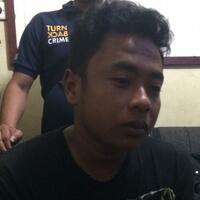 perempuan-pemberani-braak-penjambret-terjengkang-nih-mukanya-ganteng-gak