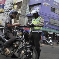 jangan-berdebat-sama-polisi-gan-nanti-dijerat-pidana