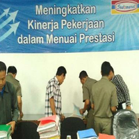 tunggak-pajak-nyaris-rp1-miliar-kantor-indomaret-disegel