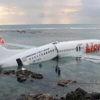 sekuriti-dan-porter-lion-air-kongkalikong-curi-isi-koper-penumpang