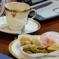 ondeh-makternyata-ini-camilan-presiden-dan-para-menteri-saat-rapat