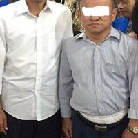 lucu-foto-sama-presiden-jokowi-orang-ini-kelihatan-kolornya
