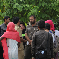 puluhan-imigran-gelap-mengungsi-di-taman-aspirasi