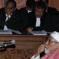 jelang-sidang-pk-baasyir-sekolah-di-depan-pn-cilacap-diliburkan