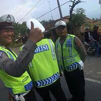 berkat-kamera-biker-ini-lolos-razia--bodong--pic--video