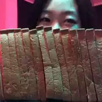 aksi-hancurkan-roti-dengan-muka-jadi-tren-di-instagram