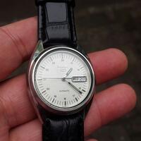 lounge-kongkow-penggemar-jam-tangan