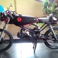 5-alasan-yang-bikin-cewek-males-dengan-cowok-hobi-modifikasi-motor