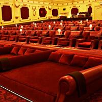 panduan-ilmiah-memilih-tempat-duduk-terbaik-di-bioskop