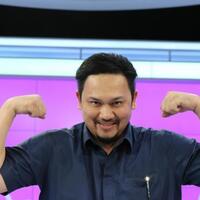 farhat-abbas-wanita-seksi-itu-yang-bersusu-besar