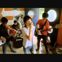 ini-nih-band-band-fiktif-yang-ada-di-film