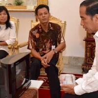 diundang-ke-istana-kusrin-tunjukkan-tv-buatannya-ke-jokowi