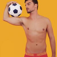 ke-spanyol-evan-dimas-ajak-sohib-dekatnya