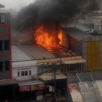 ruko-di-muara-karang-terbakar