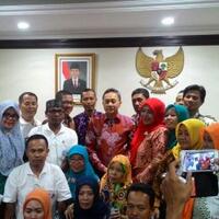 ketua-mpr-janji-perhatikan-nasib-guru-honorer