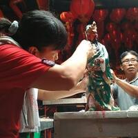 tahan-syahwat-seminggu-sebelum-mandikan-patung