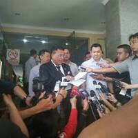 hary-tanoe-laporkan-jaksa-agung-ke-bareskrim