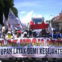 dulu-buruh-demo-terus-minta-umr-naik-udah-di-naikin-skg-demo-minta-jangan-di-phk