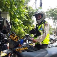 polisi-memantau-rumah-mirna