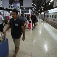 pt-kcj-tak-menambah-frekuensi-perjalanan-kereta-saat-imlek