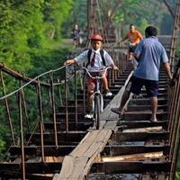 masih-malas-datang-ke-sekolah-4-perjalanan-ekstrem-ke-sekolah-ini-akan-menyadarkanmu