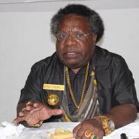 heboh-foto-warga-papua-diikat-dan-ditelanjangi-polisi-beredar