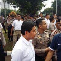menteri-yuddy-apresiasi-aksi-unjuk-rasa-honorer-k2-berjalan-tertib