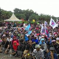 ribuan-guru-gantungkan-harapan-ke-jokowi