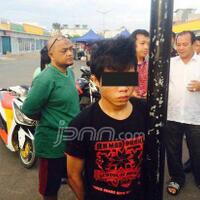 kesal-warga-ikat-pencuri-di-tiang-listrik-ini-fotonya