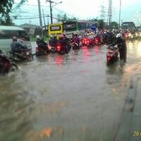 beberapa-ruas-jalan-yang-tergenang-pagi-ini