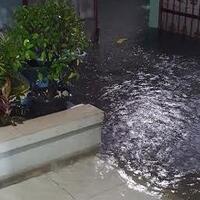 hujan-deras-beberapa-wilayah-jakarta-terendam-banjir