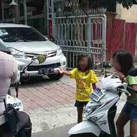 bocah-bawa-motor-tanpa-stnk-sama-polisi-diantar-pulang