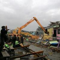 10-eskavator-mulai-ratakan-bangunan-di-kalijodo