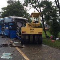 aptb-kecelakaan-di-tol-jagorawi-4-luka-berat