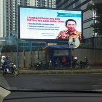 ahok-quotngamukquot-ada-wajahnya-di-papan-led-kawasan-mega-kuningan