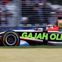 9-stiker--indonesia-banget--ini-harusnya-ada-di-mobil-f1-rio