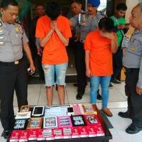 prostitusi-online-bandung-polisi-sita-11-dus-kondom-dan-bra-dari-kamar-apartemen