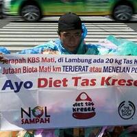 plastik-berbayar-efek-jera-pembeli-minimalkan-tas-kresek