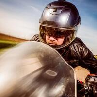 tips-menjaga-kesehatan-mata-untuk-bikers