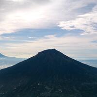 pendakian-gunung-sindoro-3150-mdpl-8-jam-nanjak-3-jam-turun