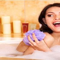 apa-hubungan-keramas-dan-jerawat-punggung