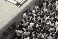 katanya-keganasan-manusia-itu-paling-sering-ada-di-commuter-line-ini-buktinya