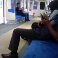 katanya-keganasan-manusia-itu-paling-sering-ada-di-commuter-line-ini-buktinya