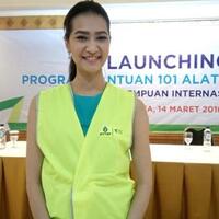 tuna-rungu-cantik-ini-dirikan-perusahaan-bagi-kaum-difabel