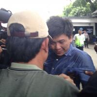 tiba-di-bnn-bupati-ogan-ilir-digiring-ke-laboratorium