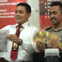 polda-metro-tangkap-2-pelaku-penjualan-video-seks-lgbt-via-semprot