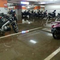 parkir-selalu-banjir-manajemen-l-avenue-building-mengecewakan