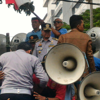 aksi-unjuk-rasa-para-pengemudi-angkutan-umum-di-ibu-kota