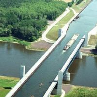 ini-3-jembatan-air-paling-menakjubkan-di-dunia